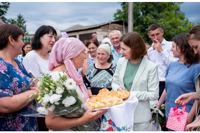 Maia Sandu: „Vom continua modernizarea localităților, astfel încât cetățenii să se bucure de condiții mai bune de trai”