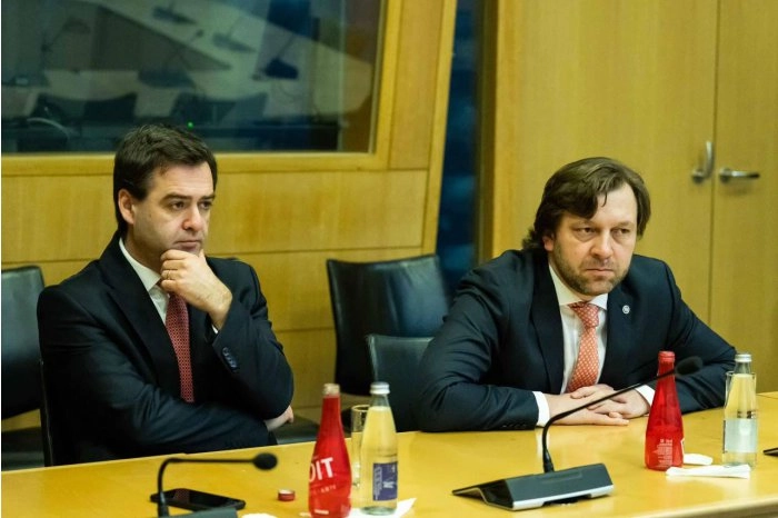 Vicepremierul Nicu Popescu a avut la Paris o întrevedere cu ministrul de Externe al Ungariei