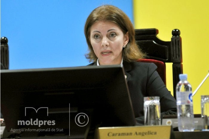 CEC a lansat aplicația pentru înregistrarea prealabilă a cetățenilor care în ziua alegerilor prezidențiale și a referendumului constituțional se vor afla în străinătate