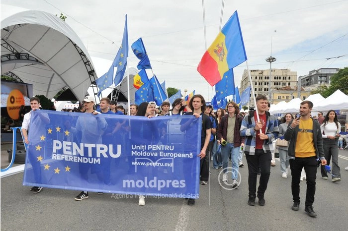 Ce urmează după lansarea negocierilor de aderare la UE // Mihai Isac: „Avem ocazia să scăpăm de vechile obiceiuri ale corupției, iar electoratul trebuie să înțeleagă că e nevoie de o putere pro-europeană și după alegerile parlamentare din 2025”