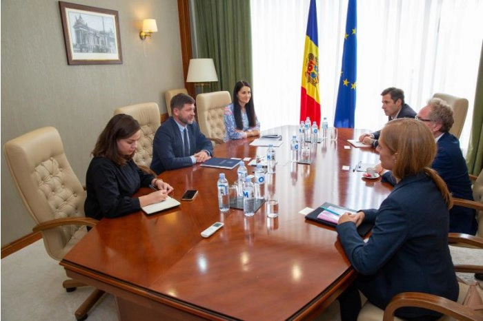 Secretarul general al Guvernului s-a întâlnit cu noul director al Biroului de Cooperare al Elveției în Republica Moldova