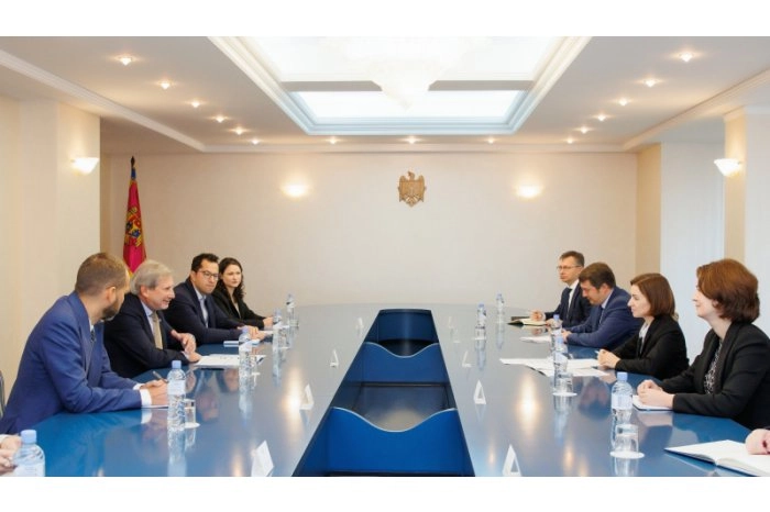 Președintele Maia Sandu a avut o întrevedere cu Comisarul european Johannes Hahn