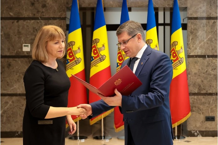 De ziua profesională, mai mulți pedagogi au fost distinși cu Diplome ale Parlamentului