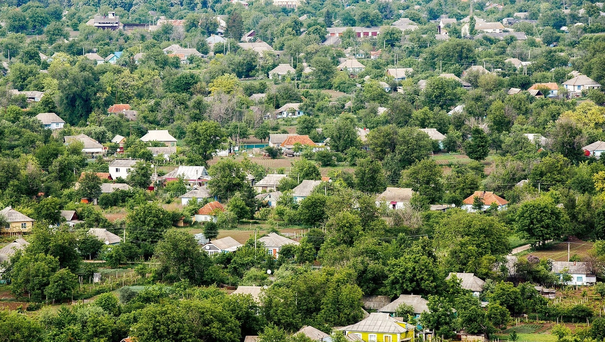 Satele trebuie să se dezvolte în același ritm cu orașele, să devină reziliente, conectate și prospere, susține premierul