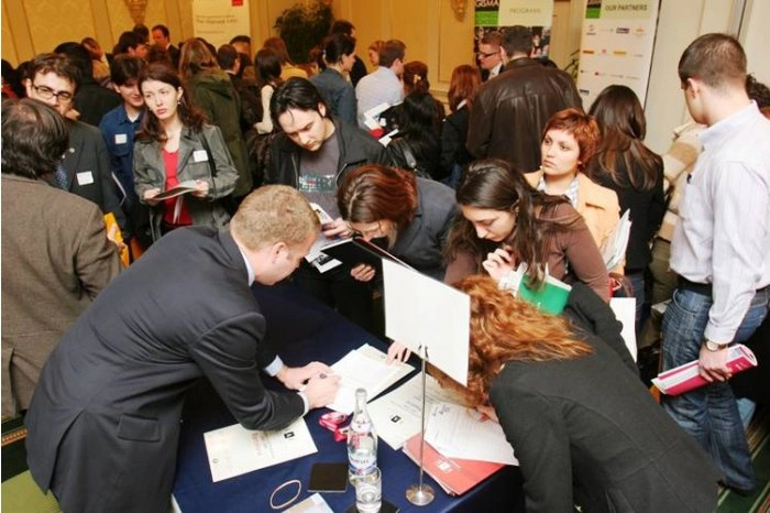 Un târg al locurilor de muncă a fost organizat la Bălți