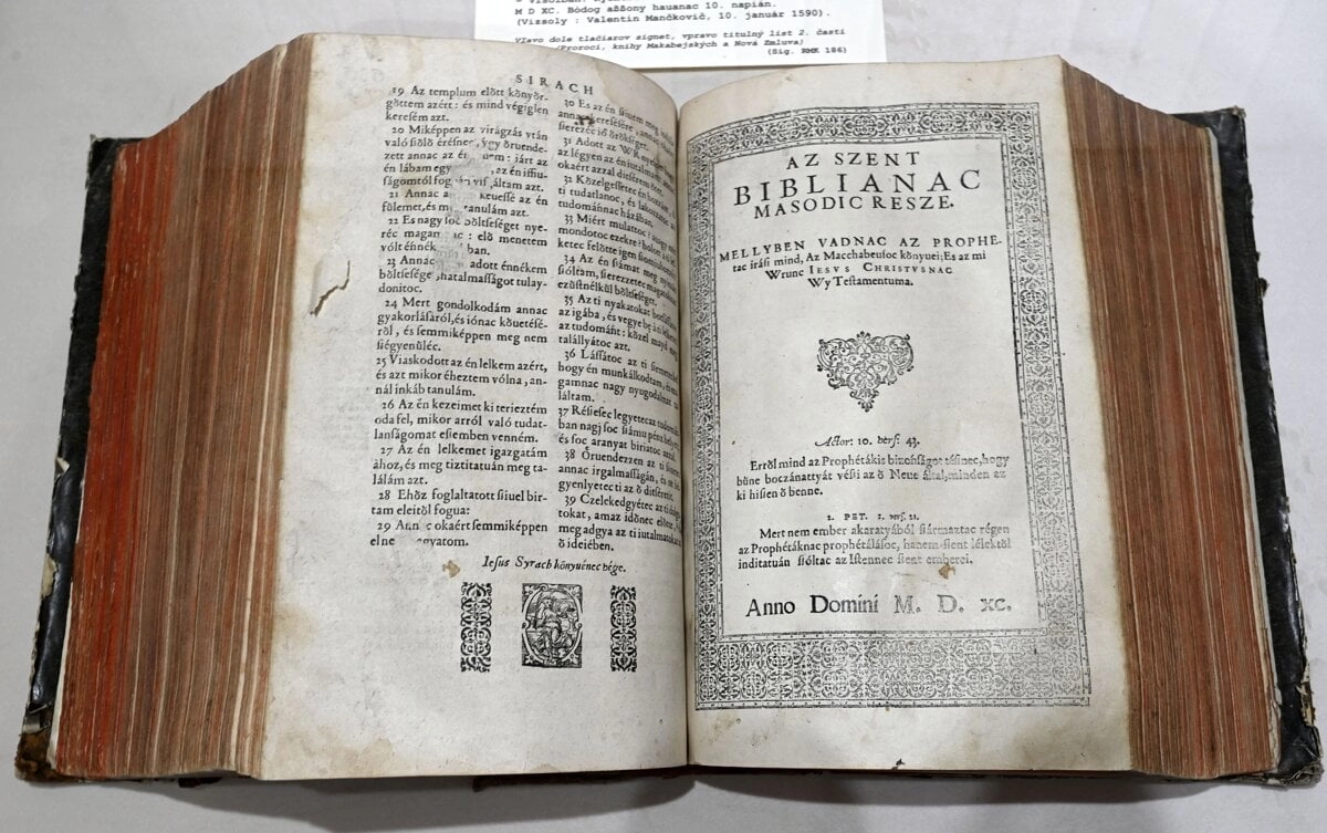 O expoziție de carte veche și rară a fost deschisă la Biblioteca Națională