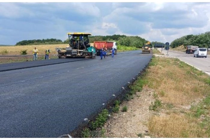 GUVERNUL CONSTRUIEŞTE: Reparația nodului rutier de drumul Chișinău – Comrat – Giurgiulești – frontiera cu România, aproape de finalizare