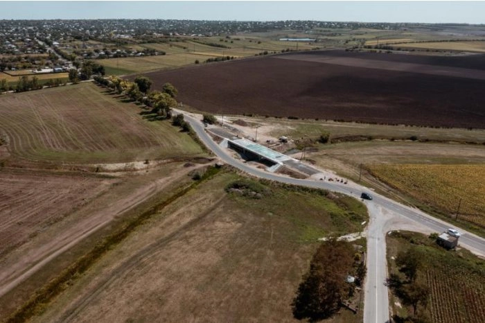 Progresul lucrărilor pe podul peste Răut de la Pelinia este de peste 80%