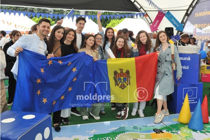 Președinta Maia Sandu a îndemnat cetățenii din diasporă să-și exercite dreptul la vot: „Moldovenii sunt ca o familie împrăștiată în toată lumea, dar care se adună împreună în momentele importante”