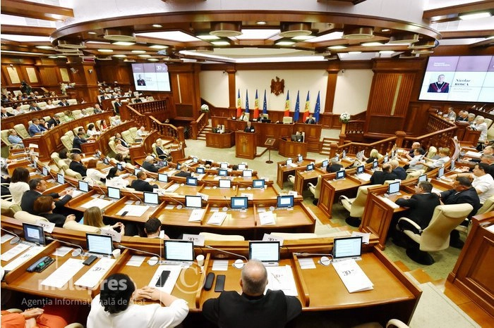 BCS a înaintat o moțiune de cenzură împotriva Guvernului Recean