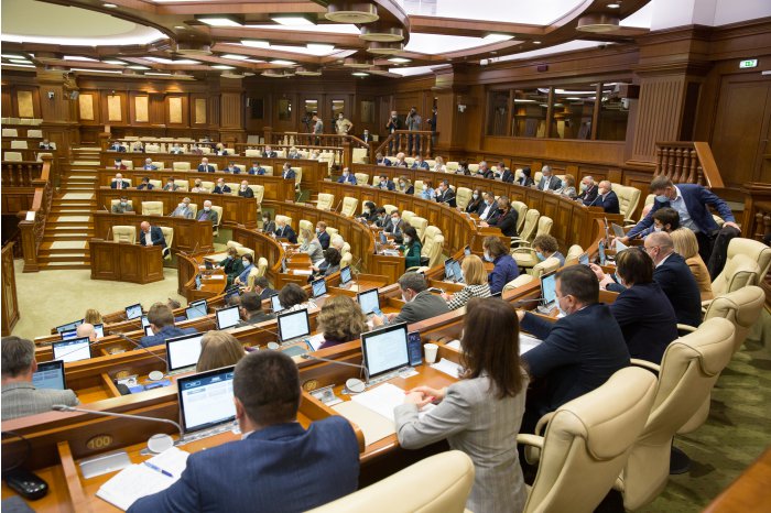 Conducătorii mai multor instituții vor putea fi revocați