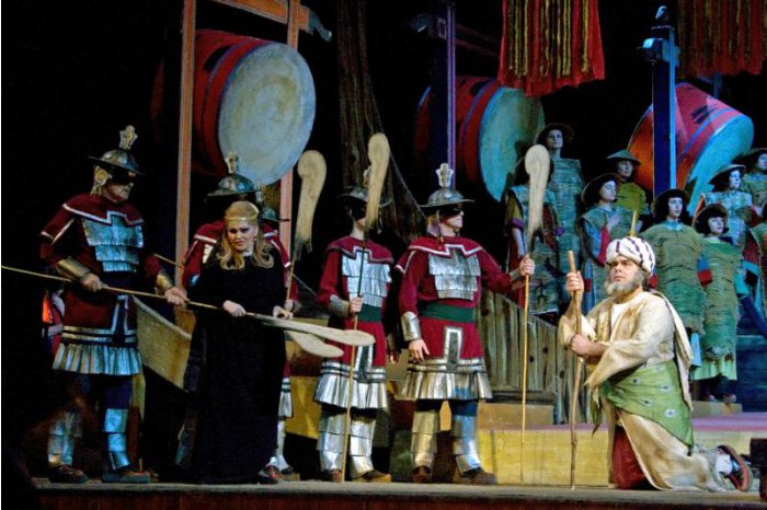 Spectacolul ”The Lucky Strike” revine pe scena Teatrului Național ”Mihai Eminescu”