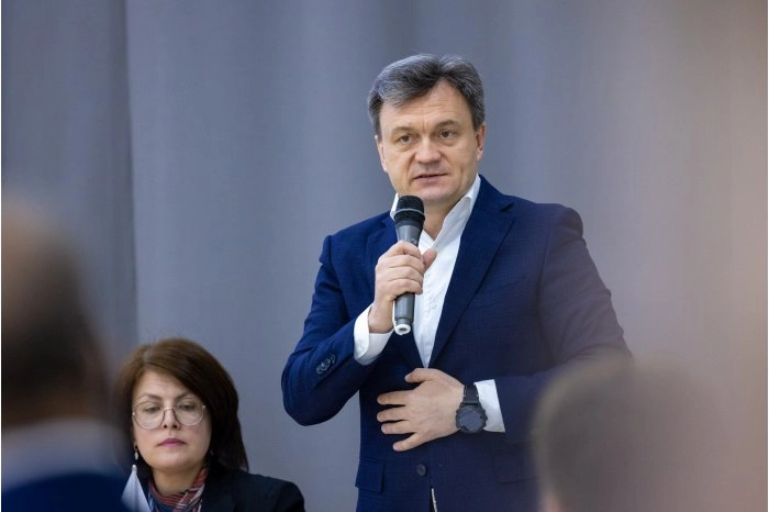 Premierul a participat la un eveniment al angajaților CNAS: „Împreună, construim Europa acasă - renovăm infrastructura, majorăm salariile și pensiile, digitalizăm serviciile publice”