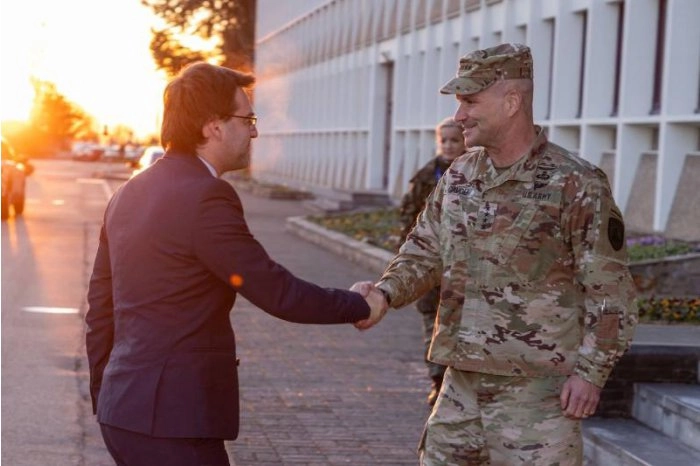 Vicepremierul Nicu Popescu a avut o întrevedere cu comandantul suprem al Forțelor Aliate din Europa