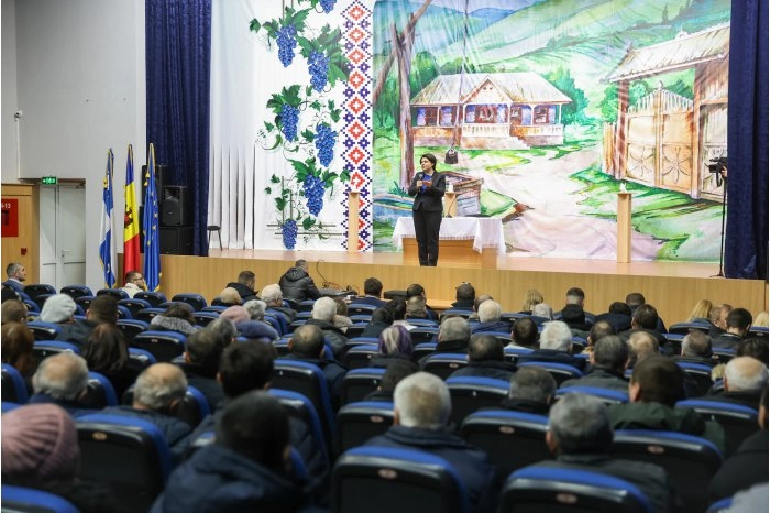 Natalia Gavrilița a discutat cu locuitorii din raionul Nisporeni despre măsurile Guvernului de susținere a populației