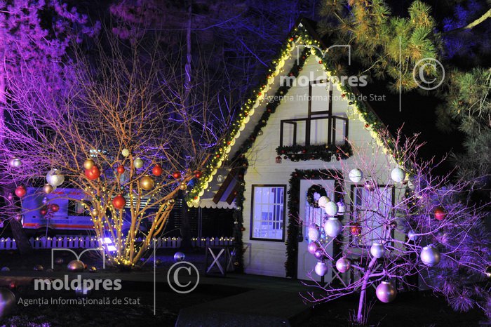 La Chișinău a fost inaugurat Târgul de Crăciun