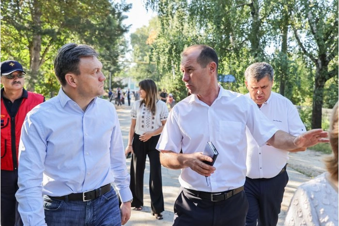 Prim-ministrul Dorin Recean, la Cupcini: „Solicit autorităților mai multă mobilizare în lichidarea consecințelor intemperiilor”