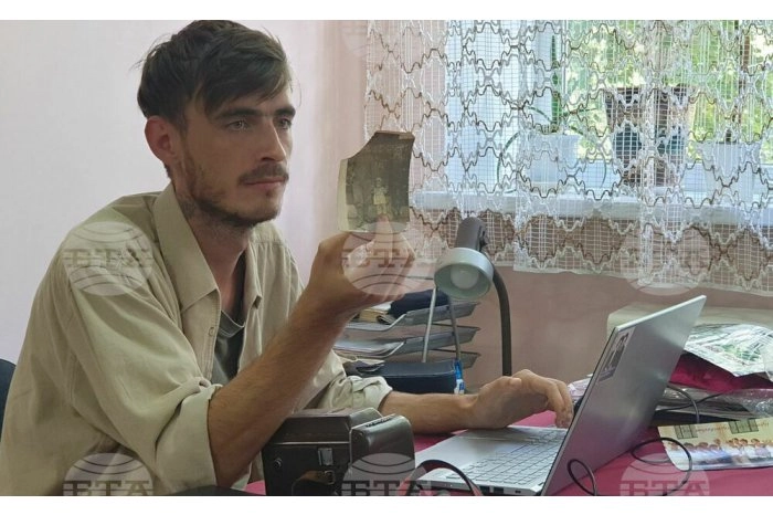 Muzeul Patrimoniului Cultural din Taraclia restaurează fotografiile vechi de familie