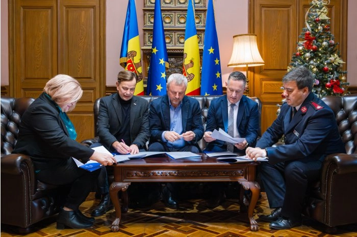 Până la 500 mii de volume de carte în limba engleză vor ajunge anual în bibliotecile și școlile din țară