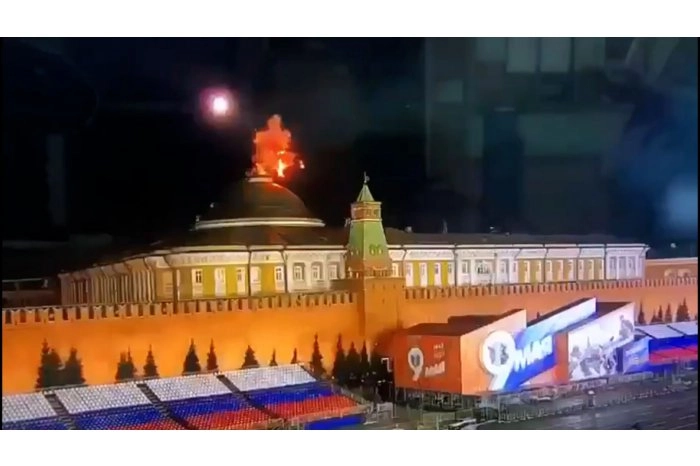 Mai mulţi analişti consideră că Moscova a înscenat atacul asupra Kremlinului