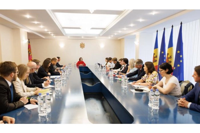 Șefa statului a început discuțiile publice despre inițiativa de creare a Centrului Național de Apărare Informațională și Combatere a Propagandei 