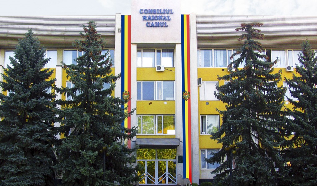 Ofițerii CNA au descins la Consiliul raional Cahul