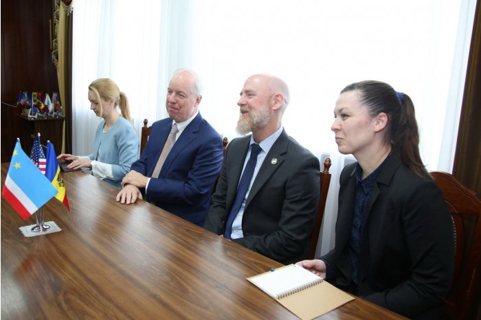 Ambasada SUA va susţine reparaţia unui liceu din Vulcăneşti