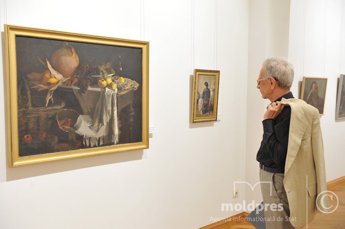 O expoziție a cinci cupluri de artiști a fost vernisată la un muzeu din capitală