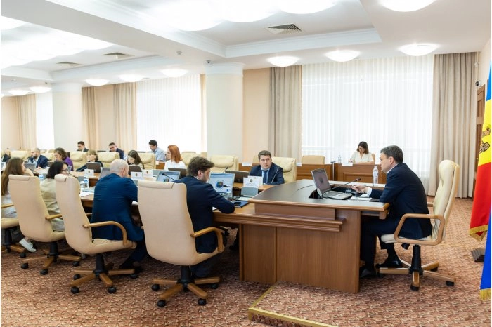 Mai multă libertate pentru fondatori, asociați și angajați: reforma SRL, aprobată de Guvern