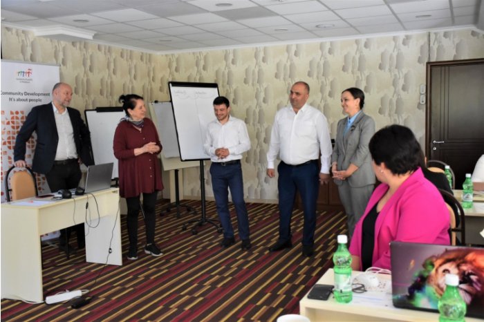 Autorităţile regionale au organizat instruiri în susţinerea oraşelor-poli de creştere