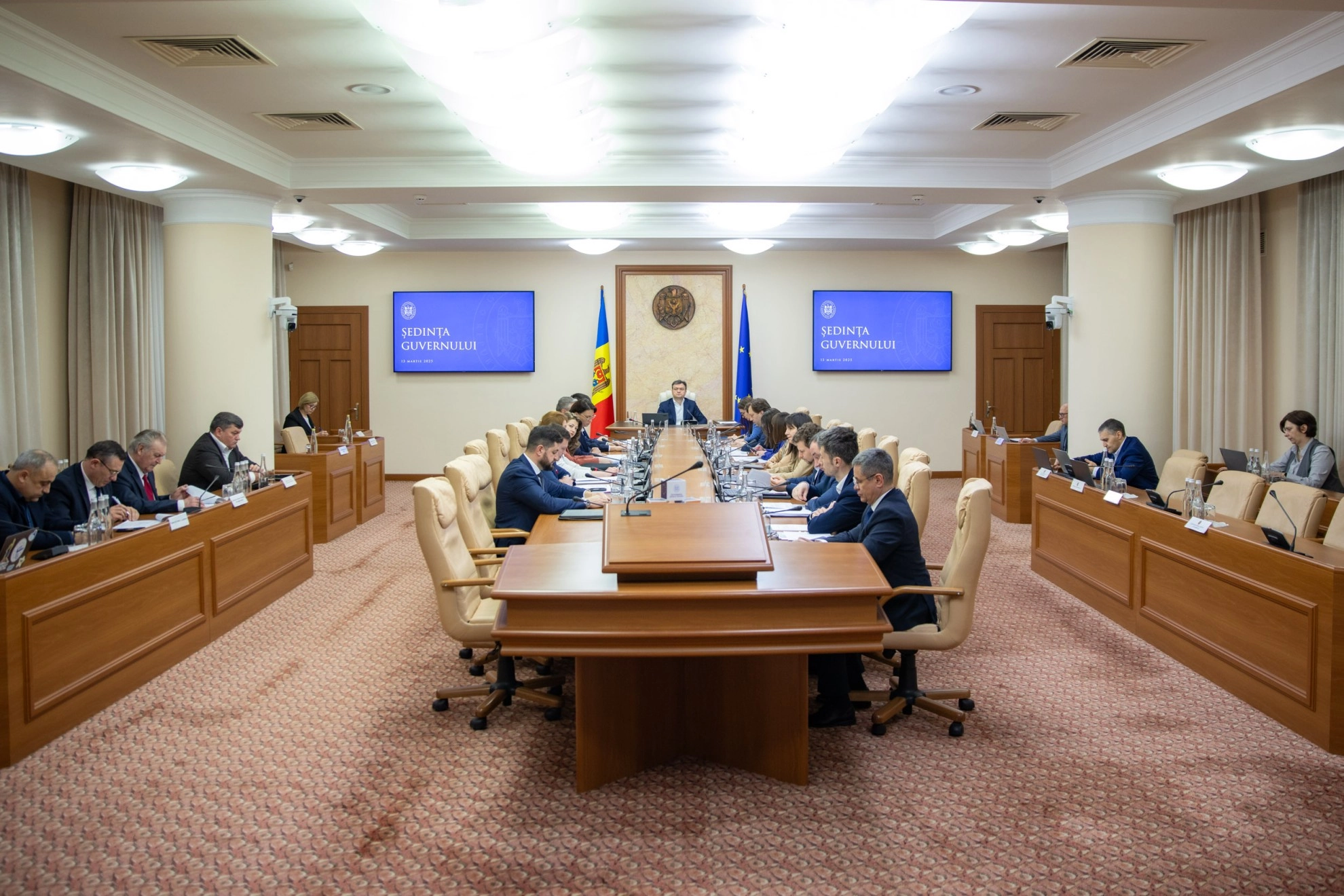 Guvernul a aprobat reglementarea tarifelor de roaming cu statele UE: În cel mult 5 ani, tarifele vor putea fi eliminate complet 