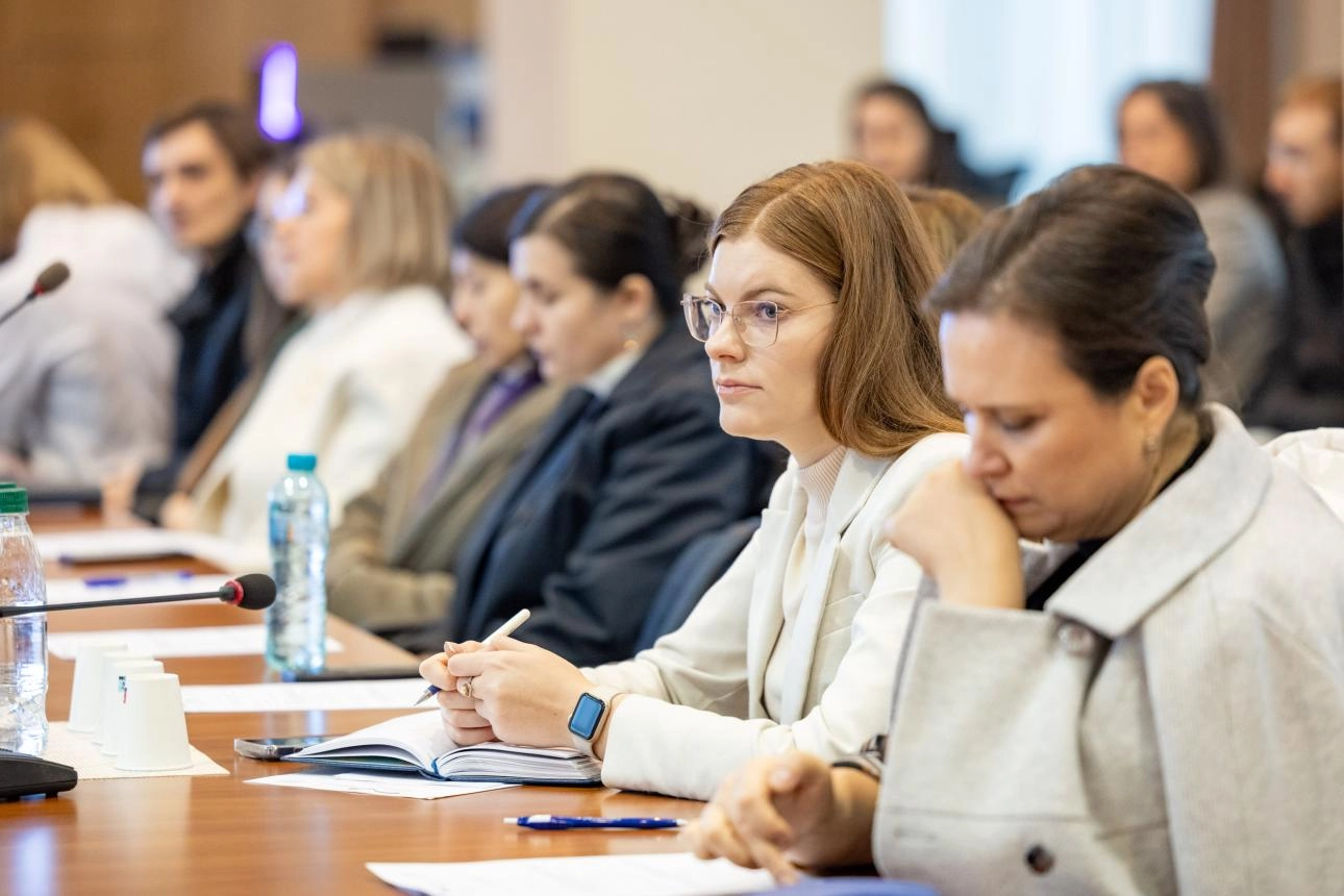 Peste 100 de funcționari publici, instruiți în domeniul aplicării metodologiei de analiză a impactului de reglementare a proiectelor de acte normative