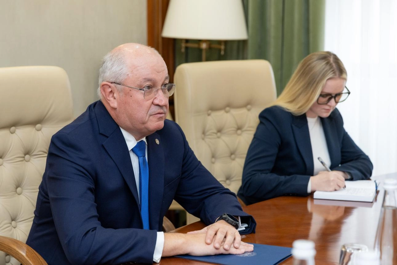 Proiectele finanțate de BERD, discutate de premierul Alexandru Munteanu și Giuseppe Grimaldi, șeful biroului instituției financiare în Republica Moldova