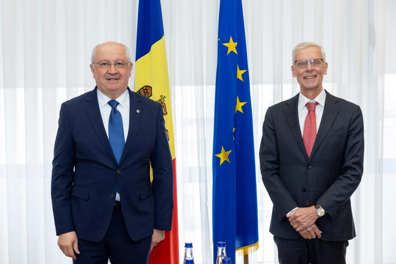 Premierul Alexandru Munteanu și Marnix van Rij, director executiv supleant al FMI – discuție pe marginea Raportului pozitiv al FMI pentru Republica Moldova