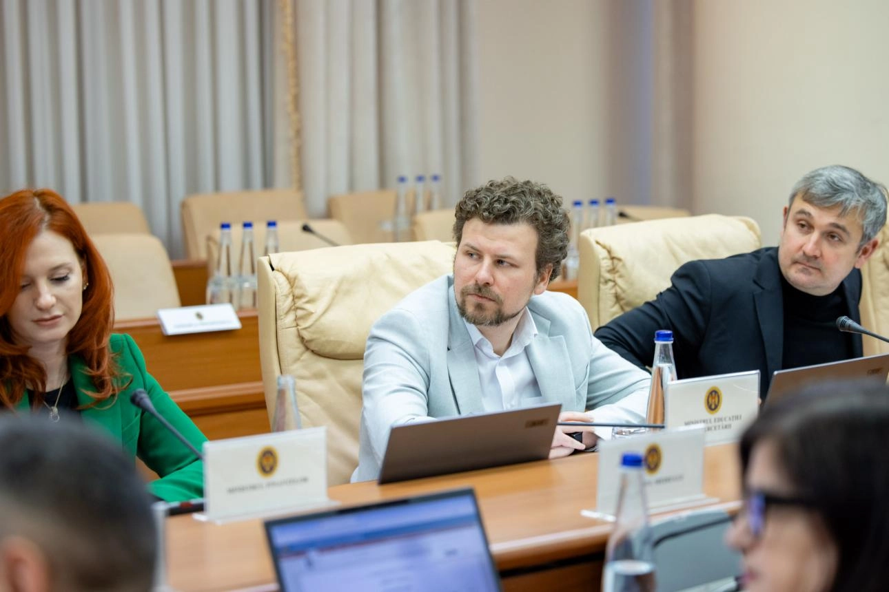 Acces sporit la resurse educaționale digitale: vor fi stocate pe o platformă națională modernă