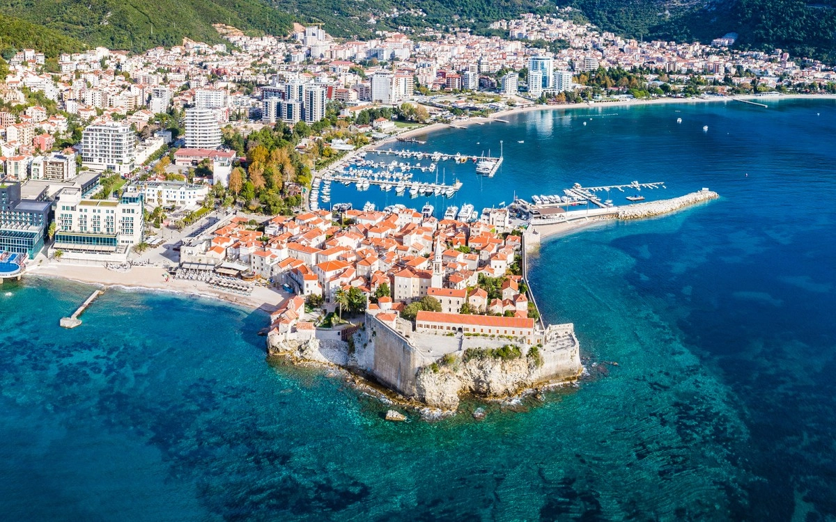 Muntenegru ar putea adera la UE în 2028, Albania, puțin mai târziu, anunță comisara Marta Kos