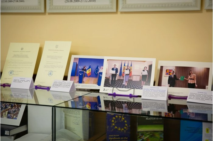 La Parlament au fost expuse fotografii și documente care vizează relațiile dintre R. Moldova și UE