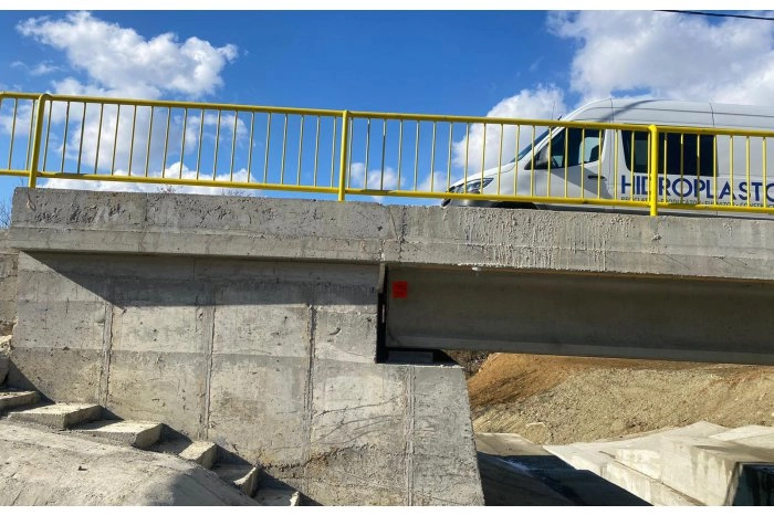 Până la finele anului va fi reconstruit un pod peste râul Gârla Mare