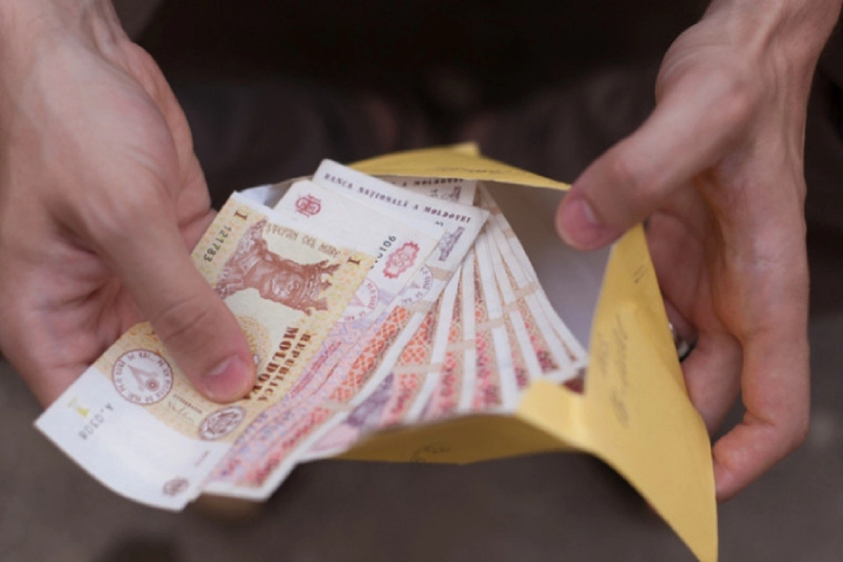 Ajutor unic din partea statului pentru bugetari. Vezi cine va beneficia