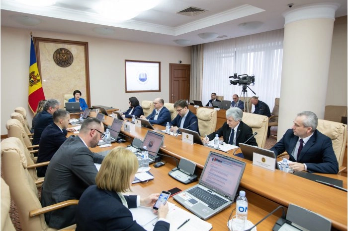 Cetățenii moldoveni stabiliți în patru state vor putea primi pașapoartele la adresa solicitată