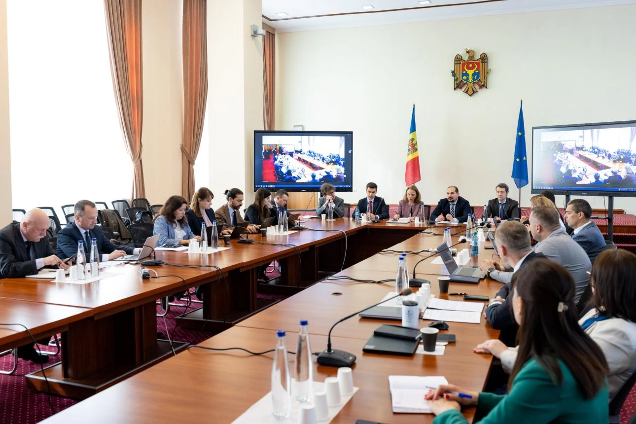 Proiectele realizate cu sprijinul Băncii Europene de Investiții, evaluate în cadrul unei reuniuni la Guvern