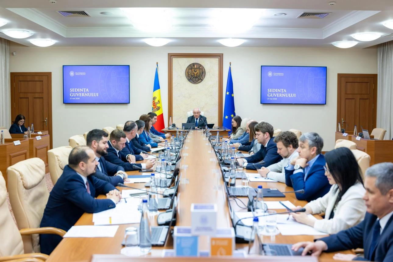 Guvernul a aprobat măsuri pentru stabilizarea pieței carburanților și deblocarea capacităților din rețelele electrice