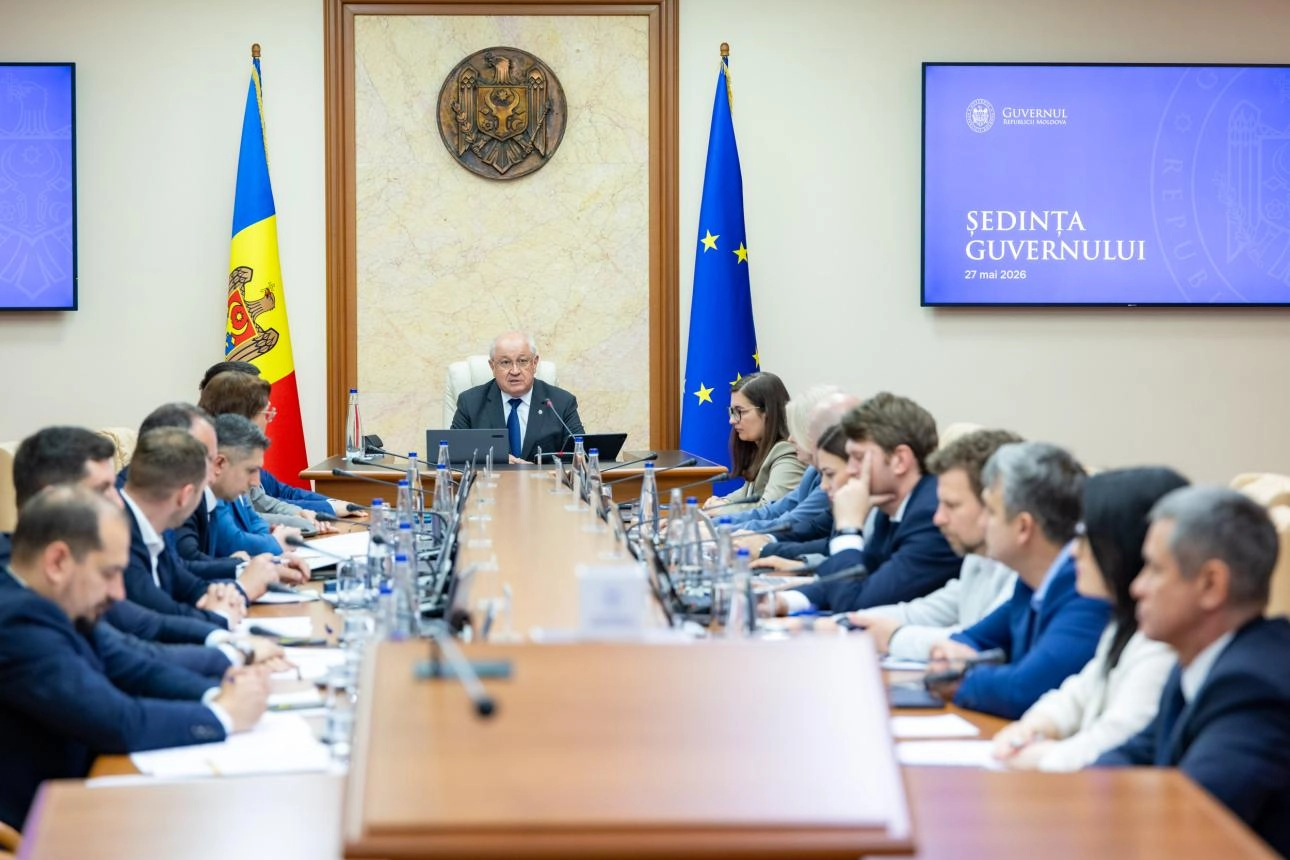 Mai puține taxe pentru investițiile în energie verde: Guvernul susține facilități pentru baterii de stocare și turbine eoliene