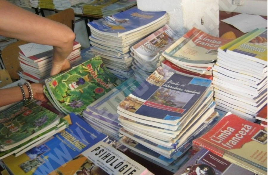 Guvernul a aprobat noile tarife pentru remunerarea evaluatorilor de manuale