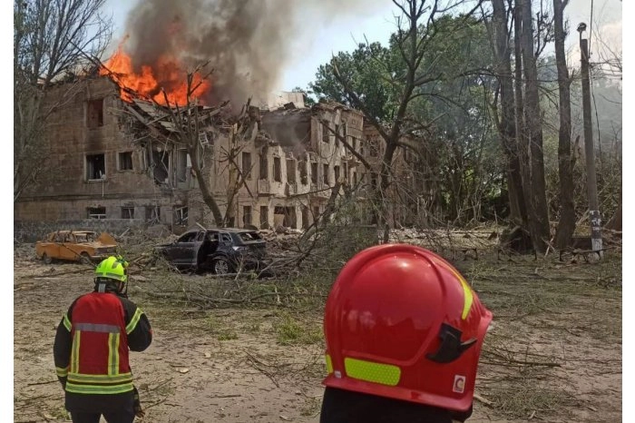 Rușii au lovit cu o rachetă un spital din Dnipro