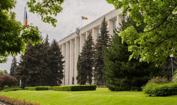 Guvernul este alături de oameni: 74 de localități afectate de intemperie vor primi ajutor