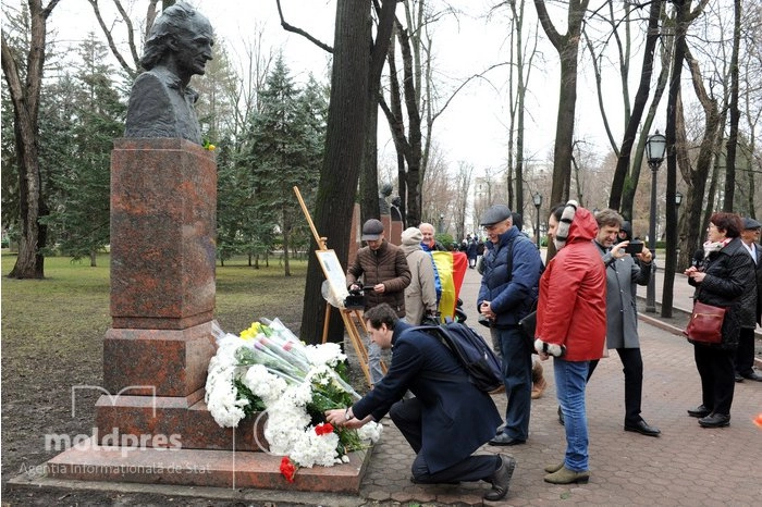 Poetul Grigore Vieru a fost omagiat la 89 de ani de la naștere
