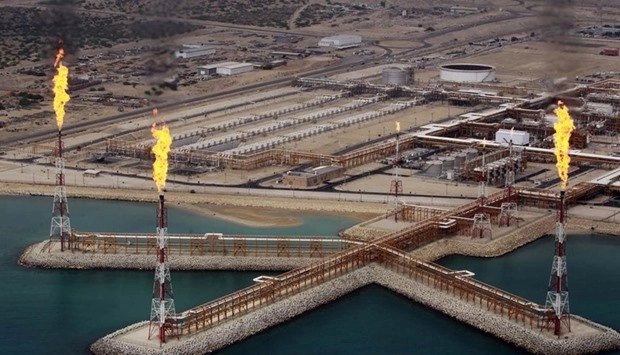 Prețurile petrolului și gazelor au crescut după atacuri asupra infrastructurii energetice din Iran