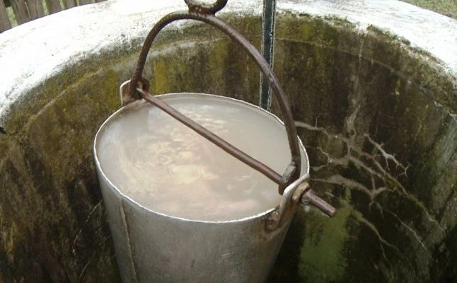 Ploile abundente sporesc riscul contaminării apei și alimentelor, atenționează ANSP