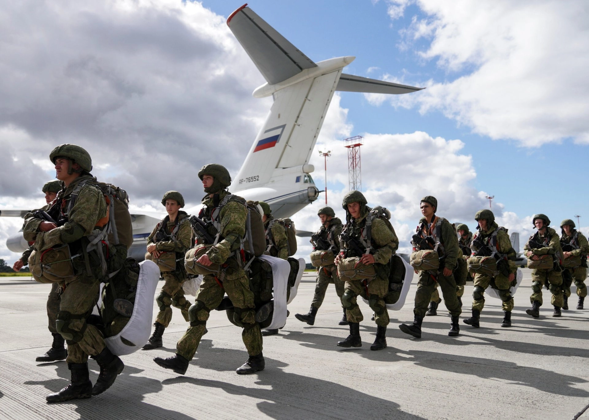 Rusia şi Belarus încep exerciţiile militare Zapad. Polonia a închis complet hotarul cu ambele țări